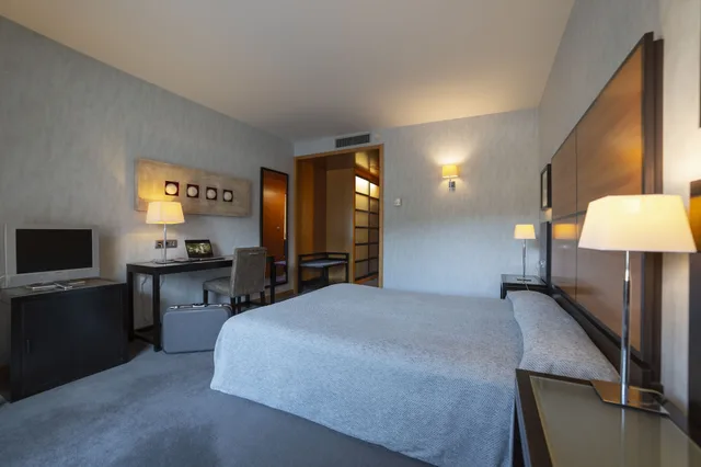 Spa, Double Bed، Macia Real De La Alhambra 4/9