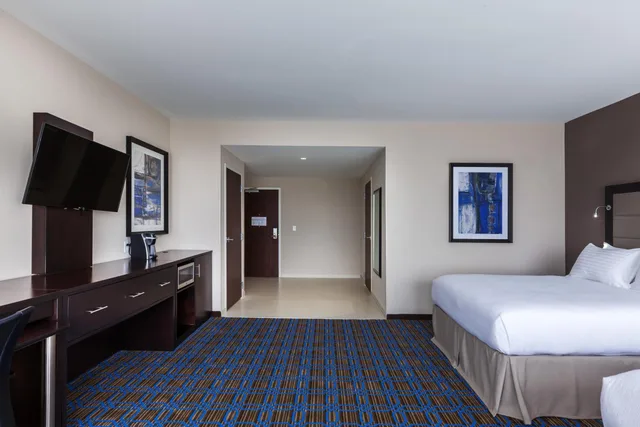 غرفة رباعية بسريرين كوين بحوض استحمام لذوي الإعاقة، Hilton Garden Inn The Colony Dallas 7/9