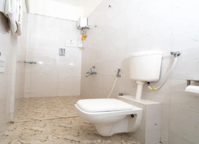 Premium, Locomo Hostel - Mumbai Airport 3/3