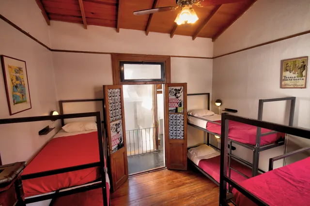 Mixed Dorm, Shared, 6 People، Play Hostel Soho 3/5