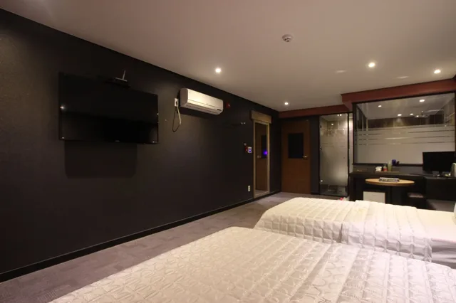 غرفة سوبيريور بسرير مزدوج وسرير فردي، G7 Hotel 3/5