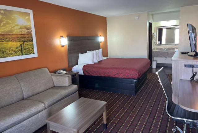 غرفة بسرير كينج للمدخنين، Days Inn By Wyndham El Reno 3/4