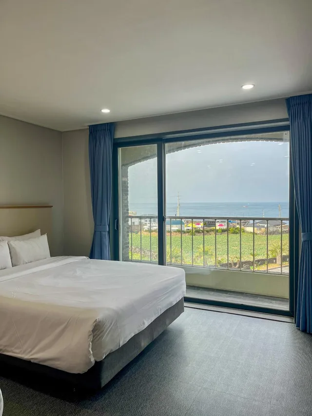 Deluxe, Partial Ocean View, Kitchenette, Strip Building، Aewol Stay in Jeju 2/10