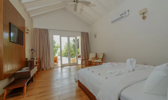 Deluxe, King Bed, Beach Front, Sea View، Hondaafushi Island Resort 1/10