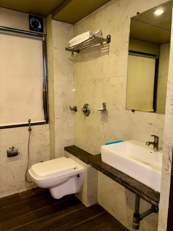 جناح ملكي بسرير مزدوج، Hotel Sai Residency Vasai 5/7
