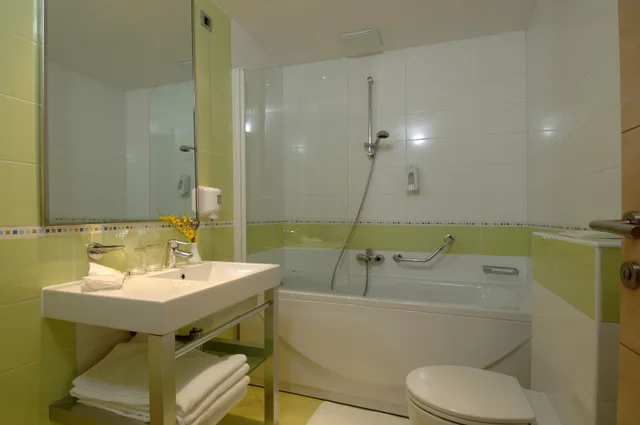 غرفة بريميوم بسرير مزدوج مع سرير إضافي، Maistra Select Belvedere Resort 5/7