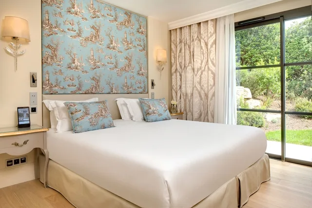Prestige, Deluxe, King Bed, Terrace or Garden View, Le Mas de Pierre 1/4