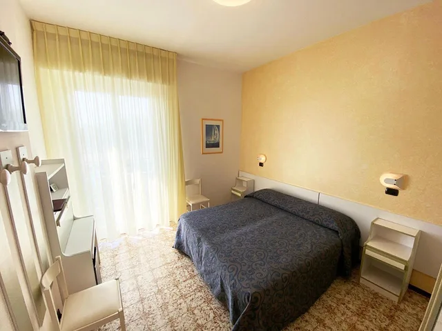 غرفة ديلوكس ثلاثية بإطلالة على البحر، Hotel Levante 1/3