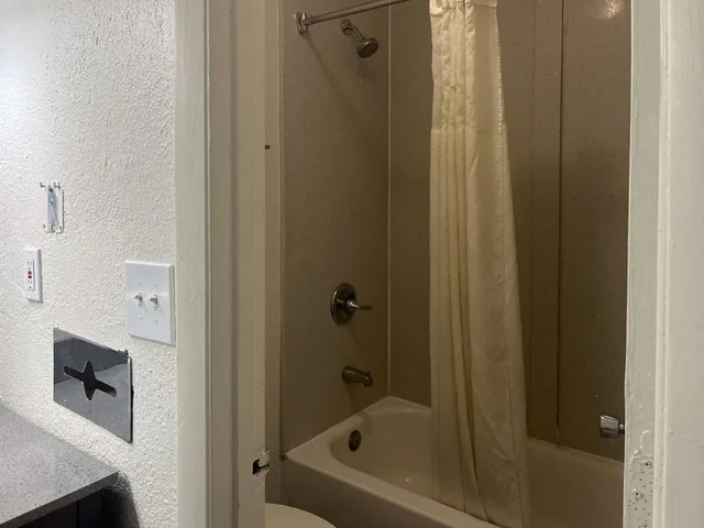 غرفة بسرير كينج لغير المدخنين بمطبخ، Motel6 Charlotte, NC – Airport South 5/5