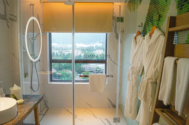 غرفة بريميوم بسريرين منفصلين، Holiday Inn Resort Qionghai Guantang 6/10