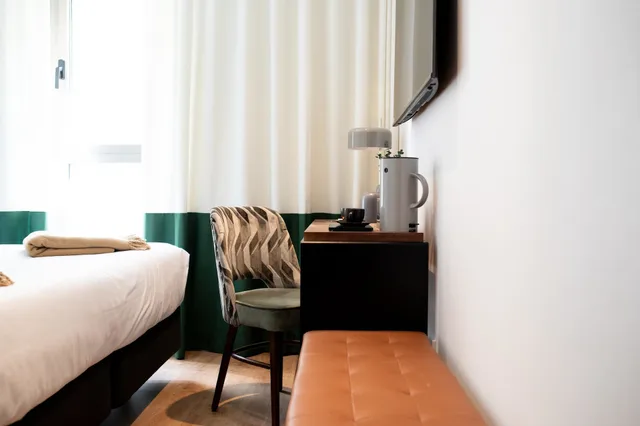 غرفة بسرير كوين، COSMO HOTEL Y BAR 2/6