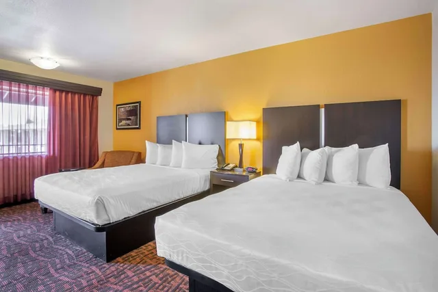 Standard, 2 Queen Beds, Best Western Arizonian Inn 2/4