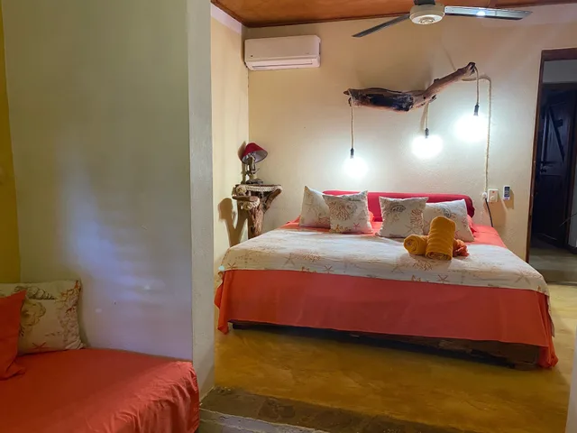 فيلا عائلية بسرير كينج وسرير فردي وسريرين كوين بـ3 غرف نوم مع أريكة، Chalet Tropical Village B&amp;B 1/10