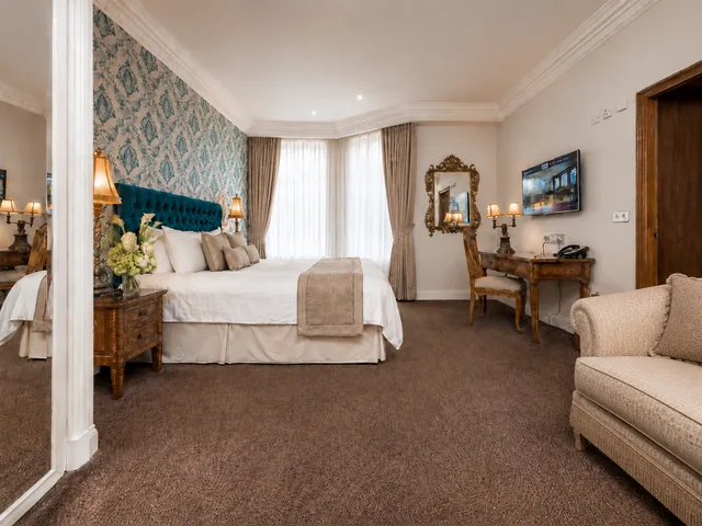 Room, King Bed, Ground Floor, Ashburn 5/7