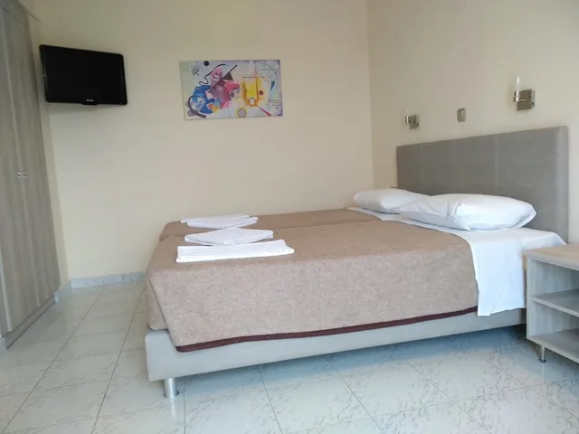 Superior, Twin Beds, Leonidas Hotel & Studios 3/7