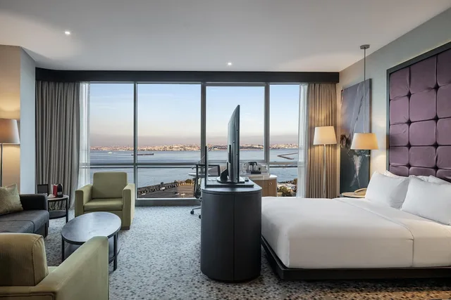 جناح جونيور بسرير كينج بإطلالة على البحر بحوض استحمام، Doubletree By Hilton Hotel Istanbul - Moda 4/9