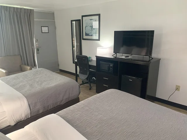 غرفة قياسية بسريرين كوين للمدخنين، Quality Inn & Suites Hardeeville - Savannah North 3/4