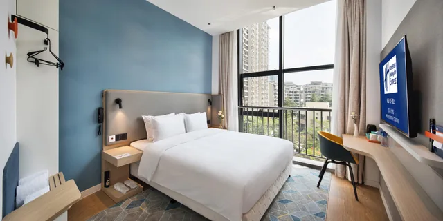 غرفة بسرير كينج، Holiday Inn Express Shenzhen North Station 2/2