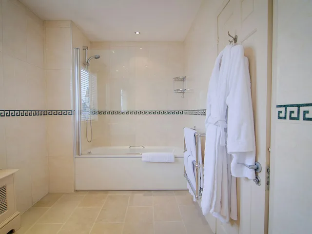 غرفة ديلوكس بسرير كينج، The Beaufort Knightsbridge 4/4