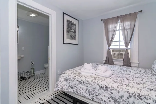 غرفة سوبيريور بسرير كوين بحمام خاص، The Inn at Ocean Grove 1/4