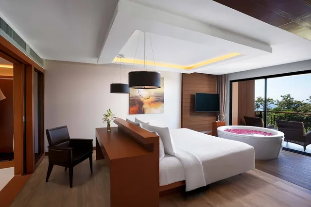جناح عائلي بسرير كينج بإطلالة على البحر بشرفة، Novotel Phuket Kata Avista Resort And Spa 12/20