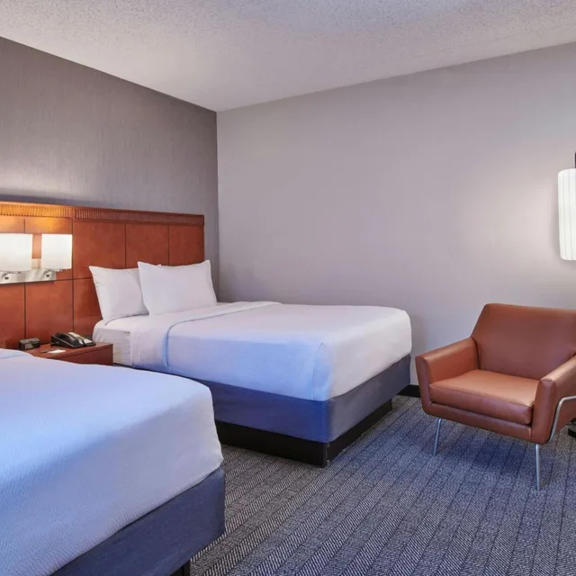 جناح بسرير مزدوج بإطلالة على الفناء، Courtyard By Marriott Detroit Metropolitan Airport Romulus 2/6