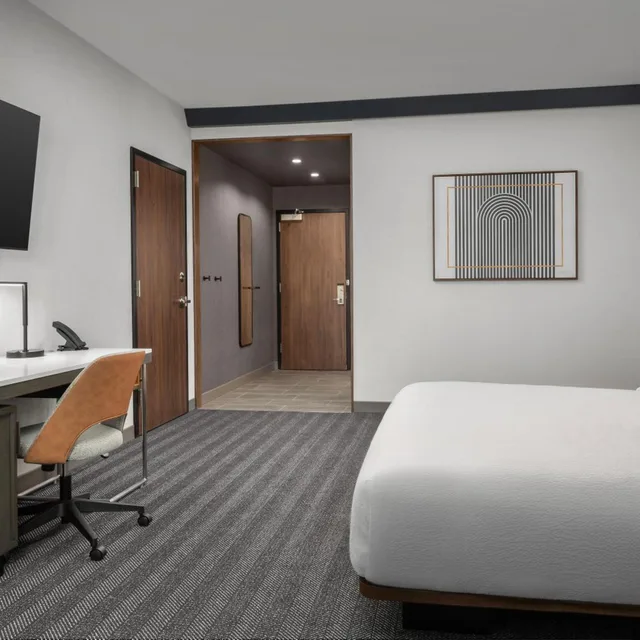 غرفة بسرير كينج مع أريكة، Courtyard by Marriott Bozeman 10/10