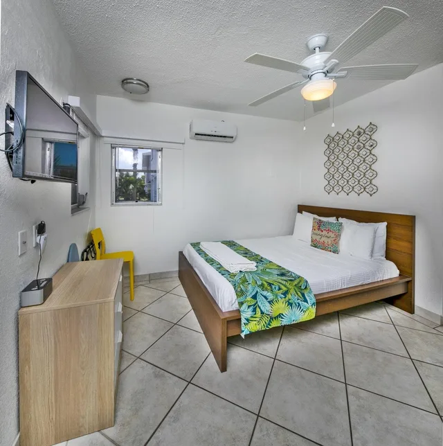 جناح بسرير كوين، The Villas at St Pete Beach 1/1