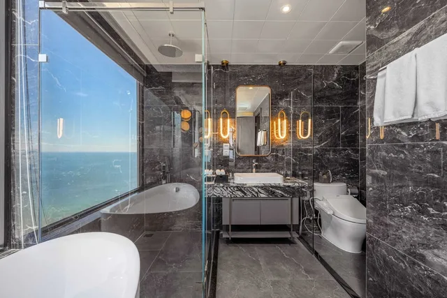 Peninsula, Suite, Twin Beds, King Bed، Peninsula Hotel Danang 10/10