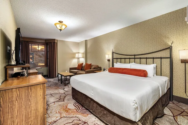 غرفة سوبيريور بسرير كينج، Banff Caribou Lodge & Spa 1/6