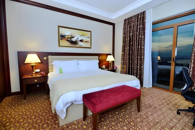 Junior Suite, King Bed, Wellborn Luxury Hotel 7/10