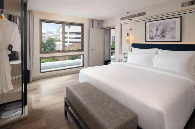 جناح بسرير كينج بغرفة نوم واحدة، Radisson Hotel Chateau de Bangkok 1/4