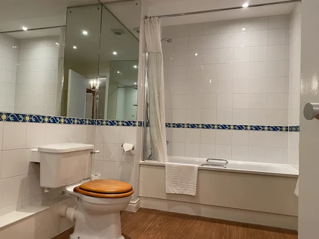 غرفة عائلية بسرير مزدوج وسريرين منفصلين، Brook Mollington Banastre Hotel & Spa 6/6