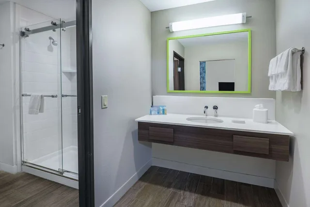 جناح استوديو بسرير كينج، Hampton Inn Suites Portland Corpus Christi 3/3