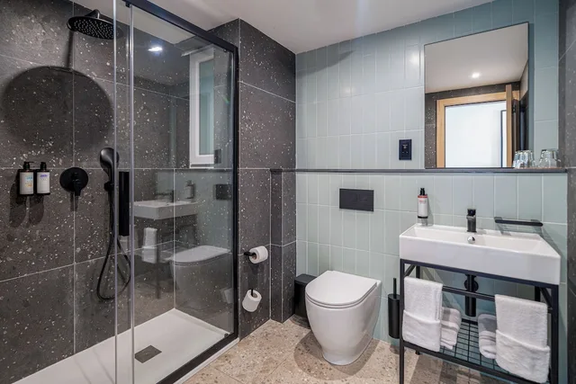 غرفة متصلة قياسية بسرير كينج وسريرين منفصلين، Hotel Mistral St. Julian's 3/3