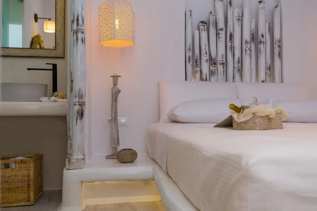 غرفة غراند رباعية بسريرين كوين بإطلالة على البحر بـ5 غرف نوم بمسبح خاص، Naxian Lounge Villas 2/9