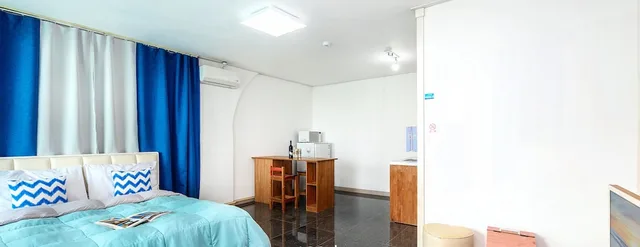 غرفة بسرير كوين بإطلالة على البحر، Namhae Santorini N Pension 2/9