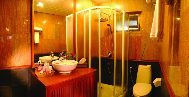 Log, Villa, 3 King Beds، Fuengfah Riverside Garden Resort Chiang Mai 2/2