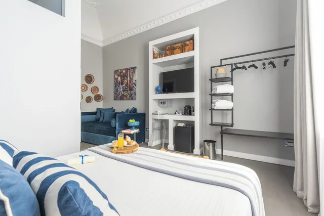 Room, Triple, Queen Bed, City View, Sofa, Family Affair 2/8