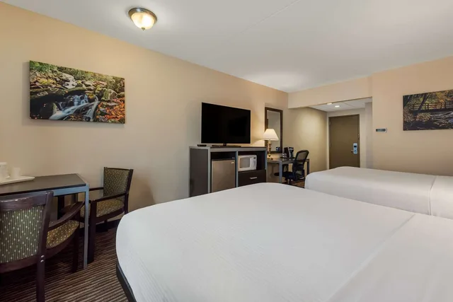 غرفة بسريرين مزدوجين، Best Western Philadelphia South - West Deptford Inn 2/4