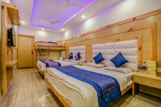Family, 6 Beds, 2 Double Beds, Bunk Bed, Hotel Glow Inn 2/10