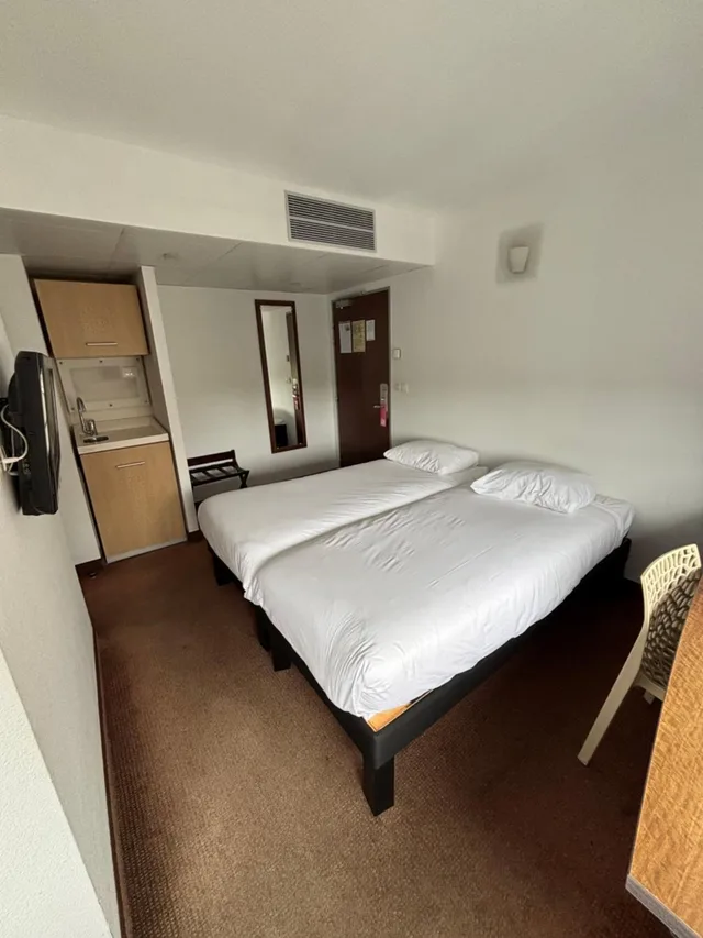 جناح بسرير مزدوج وسريرين منفصلين، Ibis Styles Bethune Bruay Hotel 11/15