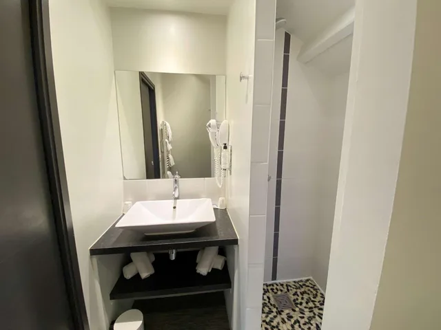 Studio, Apartment, Queen Bed, Best Western Le Cheval Blanc 9/10