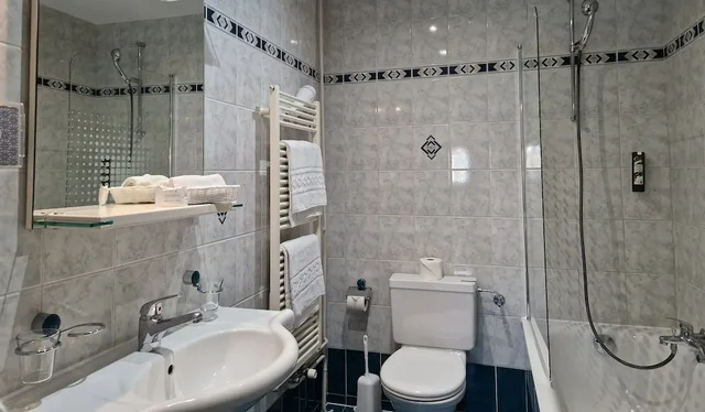 Room, Double Bed, Harbour Side، Hotel Touring au Lac 6/8
