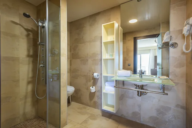 غرفة عائلية رباعية بسرير مزدوج بشرفة مع أريكة، Hotel Condesa 5/7