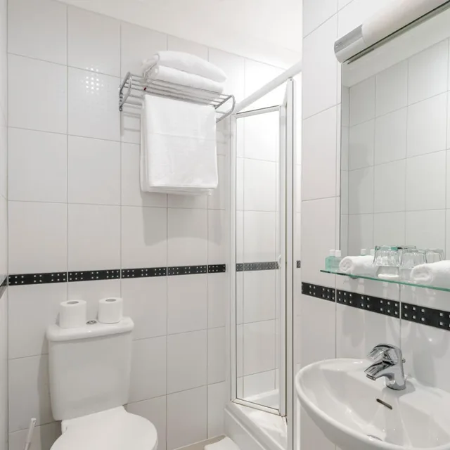 غرفة رباعية، London House Hotel 5/9