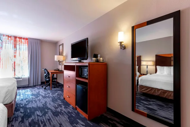 غرفة، Fairfield Inn Suites Columbus 1/5