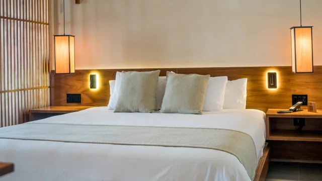 جناح بمسبح خاص، Hive Cancun 1/3