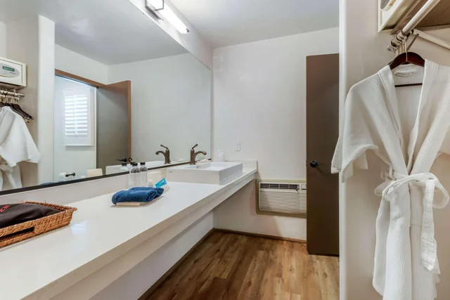 Suite, King Bed, Hacienda de Leal, BW Signature Collection 3/3