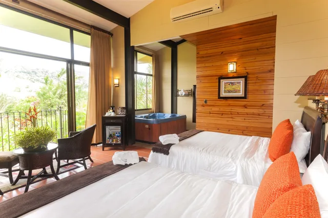 جناح عائلي بسريرين كوين، ARENAL KIORO SUITES AND SPA 4/7